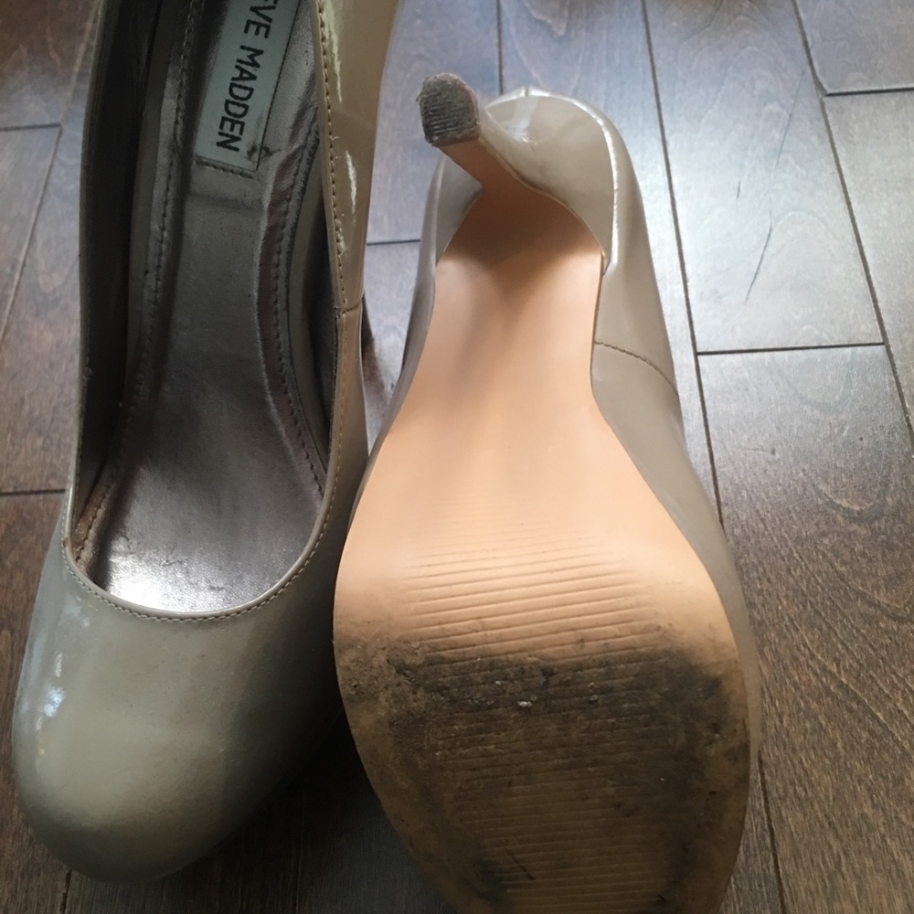 Heels - Picture 3 of 3